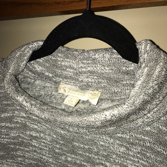 Sweater - Picture 2 of 3